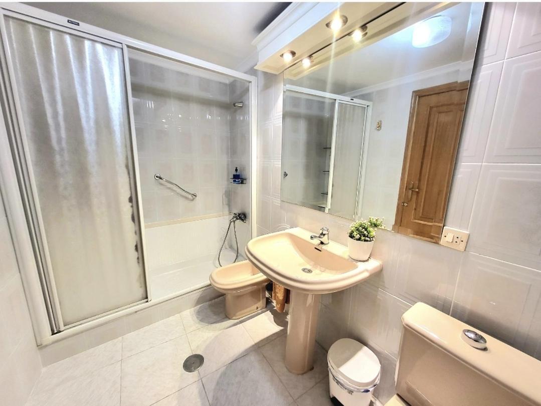 Amistosa, Habitacion Con Balcon, Alicante, Playa, Centro, Rambla, Mercado المظهر الخارجي الصورة
